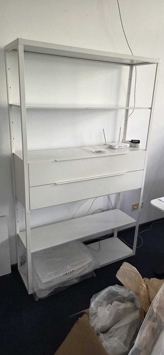 Urgent: Pachet mobilă birou și rafturi metalice (Mutare/Închidere)
