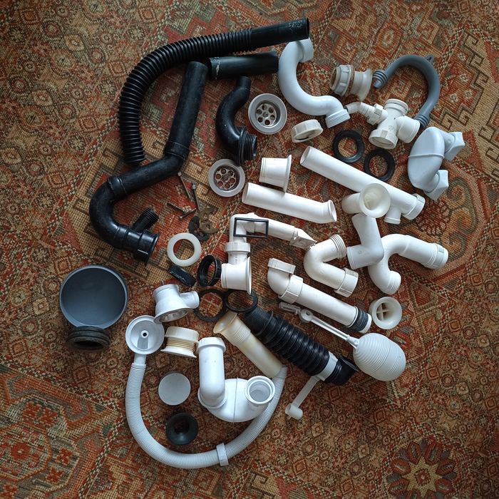 Сифон , слив , перелив , гофра , заглушки , смывнрй механизм , отстойн