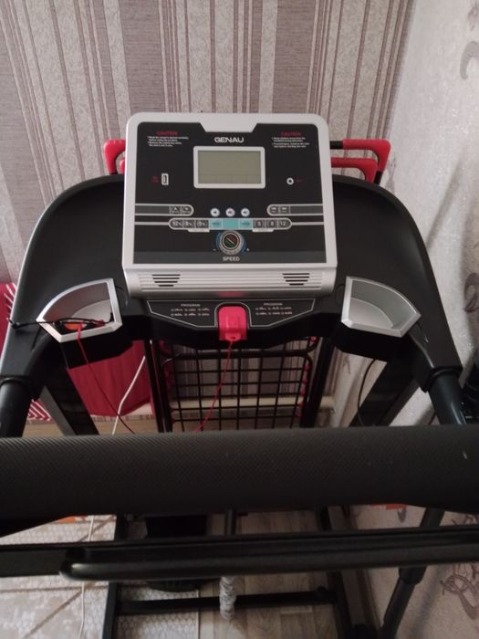Беговая дорожка почти новый