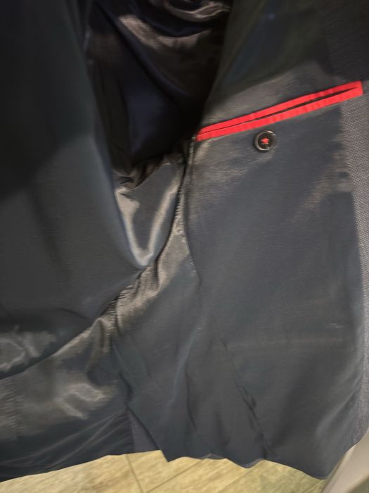 Costum elegant Hugo Boss Bleumarin