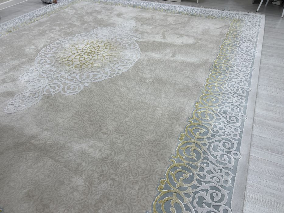 Акриловый ковер очень плотный