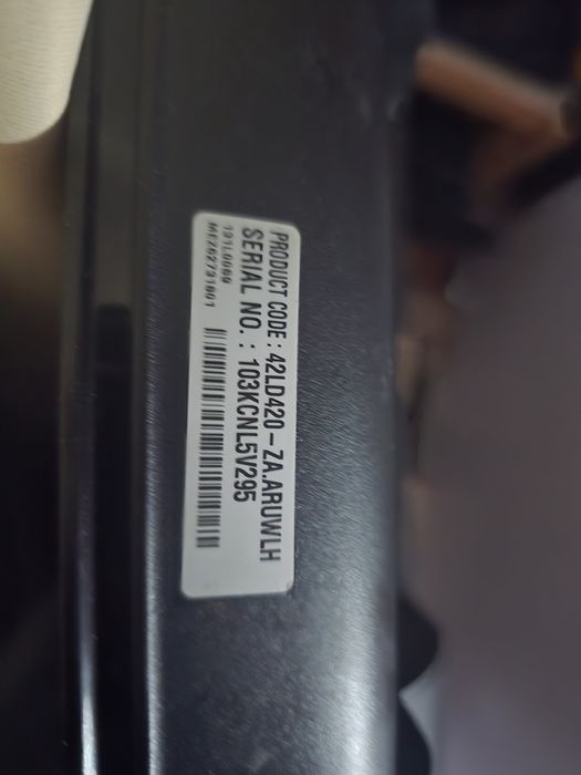 Продам телевизор на запчасти