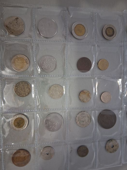 стари банкноти и монети солидно количество цената е за  всичко