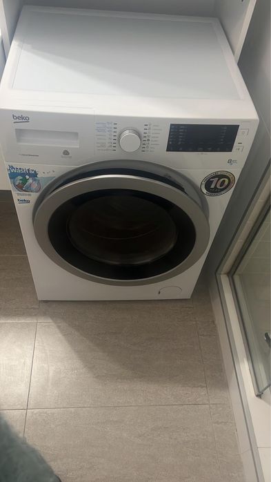 Vand mobilier baie si obiecte sanitare