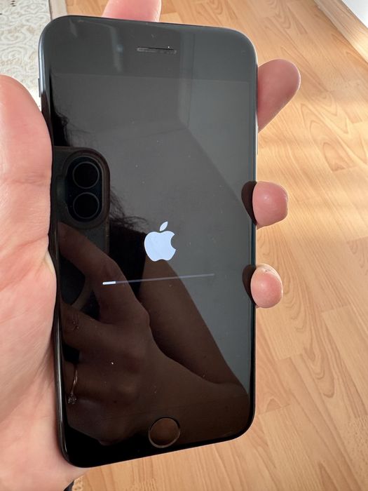 Продам айфон 7