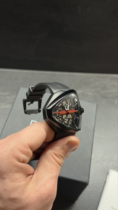 Hamilton Ventura Elvis Skeleton