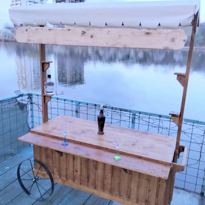 Bar mobil din lemn , suport sticla trifoi  etc - rustic și elegant! -
