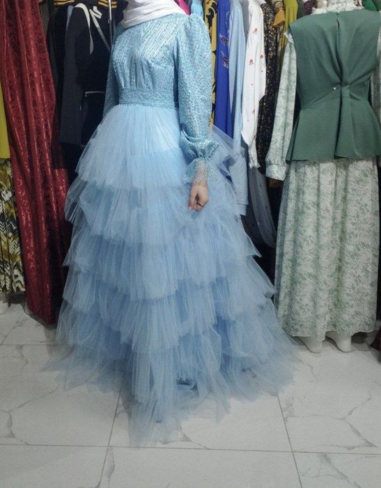 Vecherniy ko'ylak sotiladi