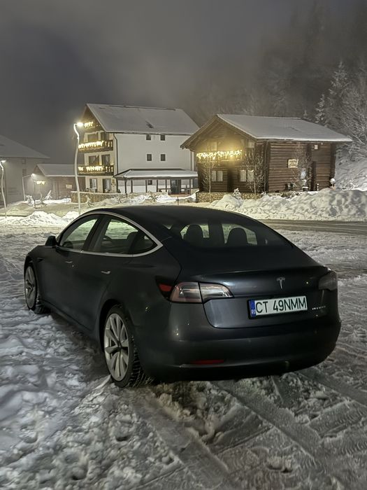 Tesla Model 3 Dual Motor (tractiune integrala), Long Range