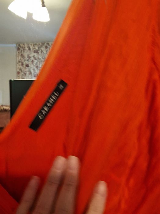 vând rochie CARAMEL  de mătase, mărimea 38, culoarea portocaliu, purta