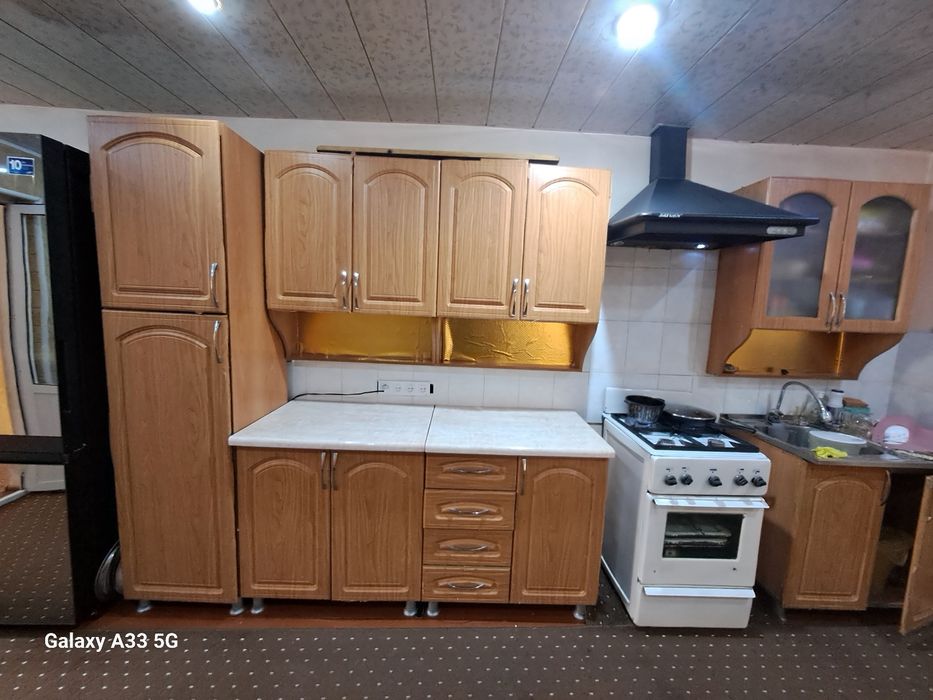 Сотилади кухунный гарнитур