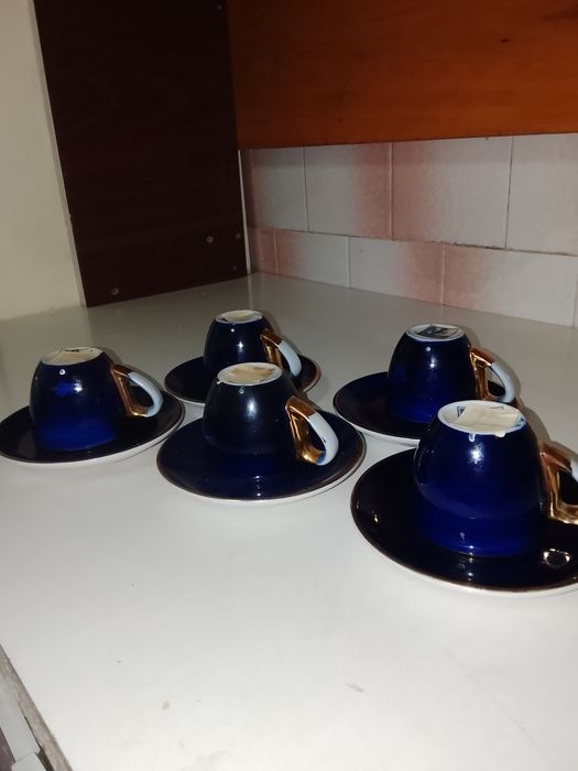 Cesti de cafea cu suport