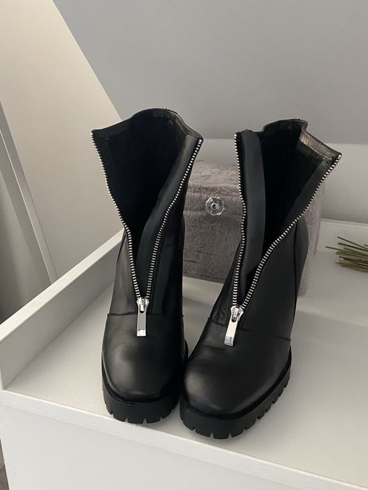 Botine cu toc, ZARA
