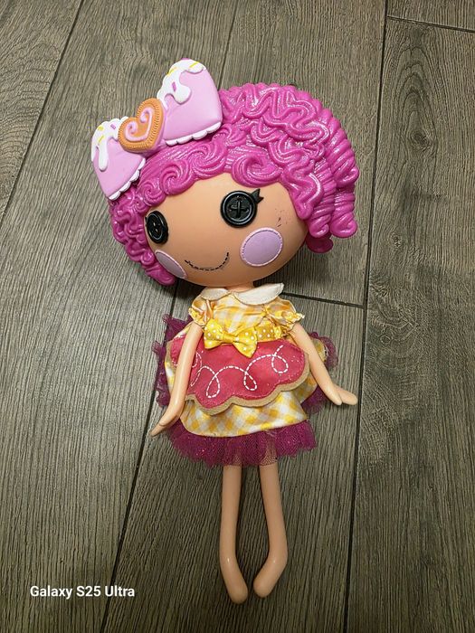 Păpușă Lalaloopsy stare foarte bună un semn mic pe față