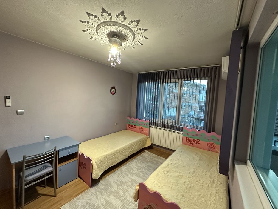 Дава се под наем Етаж от къща в Асеновград - 120 кв.м за 357 € - Снимка #2