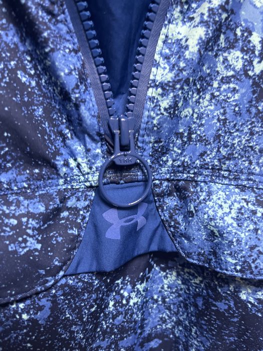 Under Armour : лека ветровка- Анорак  размер Л / Оригинал