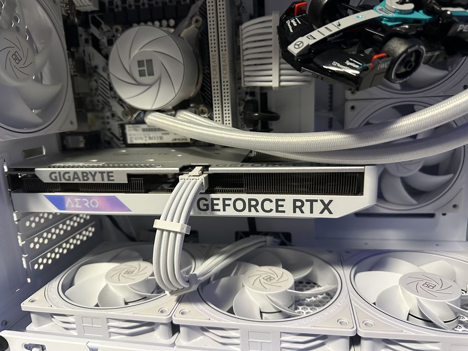 Vand PC de GAMING - 32GB RAM DDR5, RTX 4060, i5 12400F