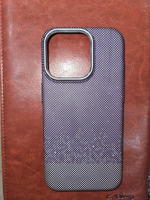 Продам чехол на iphone 15 pro