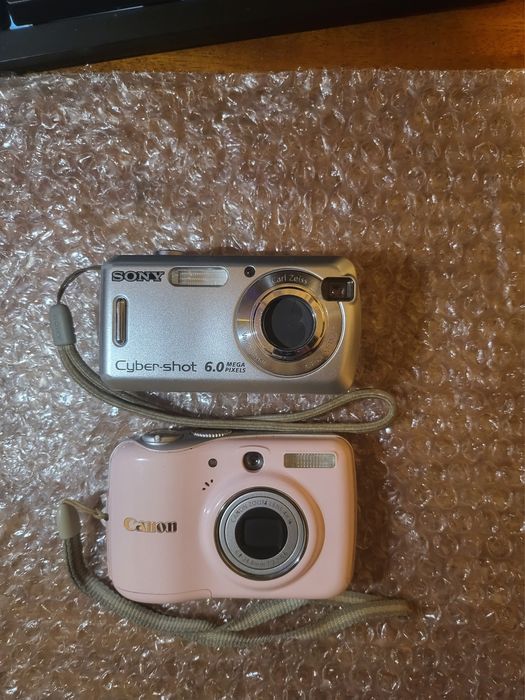 Canon Powershot E1 и Sony Cyber-Shot DSC