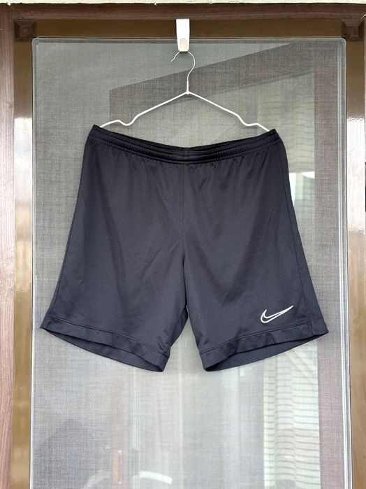 Мъжки къси панталони Nike Dri-FIT - размер М, Отлично състояние