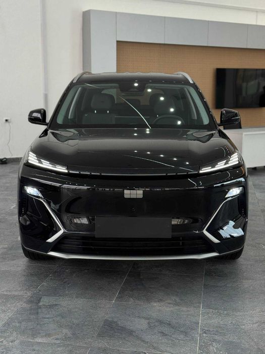 Geely EX 5 EM i Max gibridi nalichida