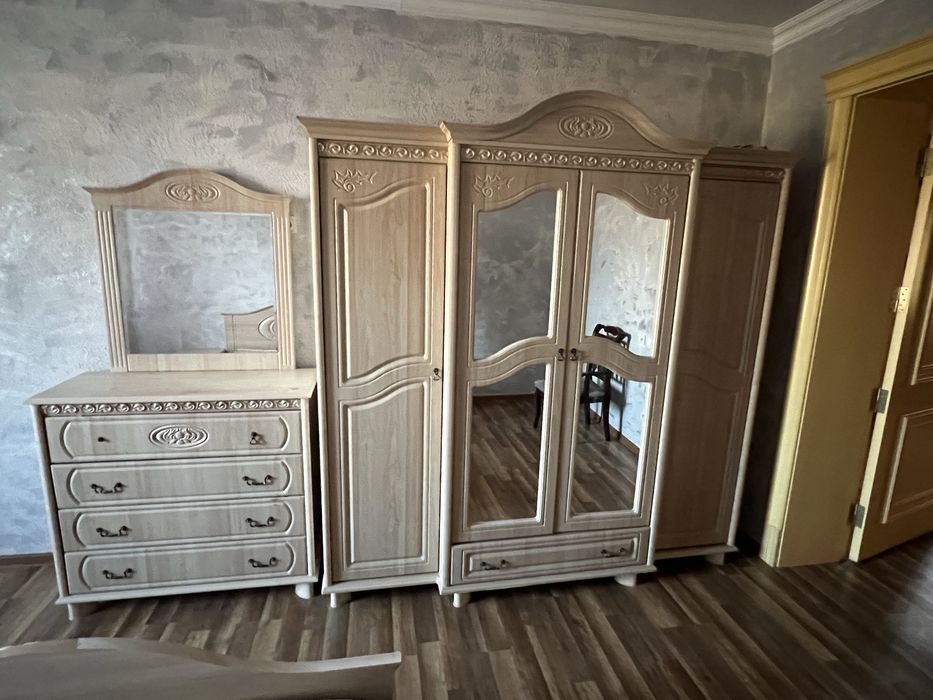 Спальный гарнитур