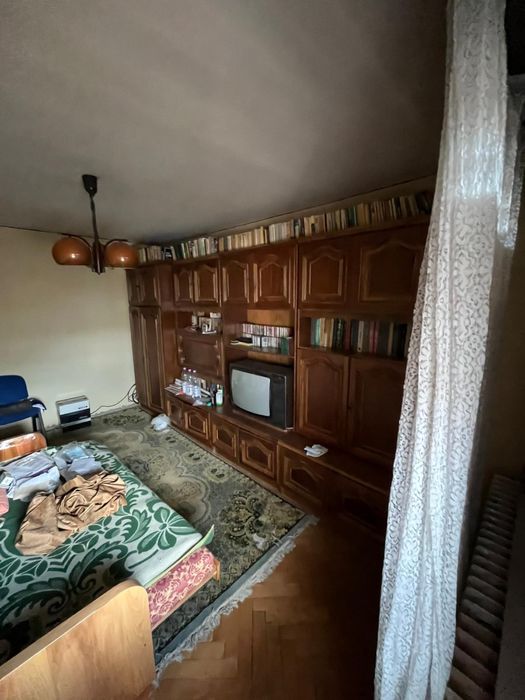 Apartament 4 camere Piata Rogerius tip AN Oradea • OLX.ro
