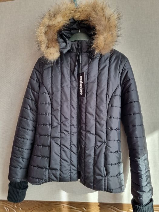 Яке с естествен пух на качулката