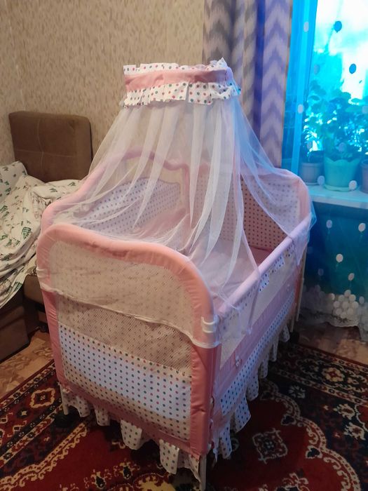 Детская кроватка