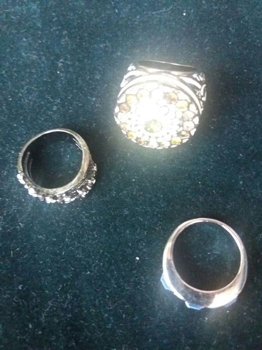 Кольца женские .