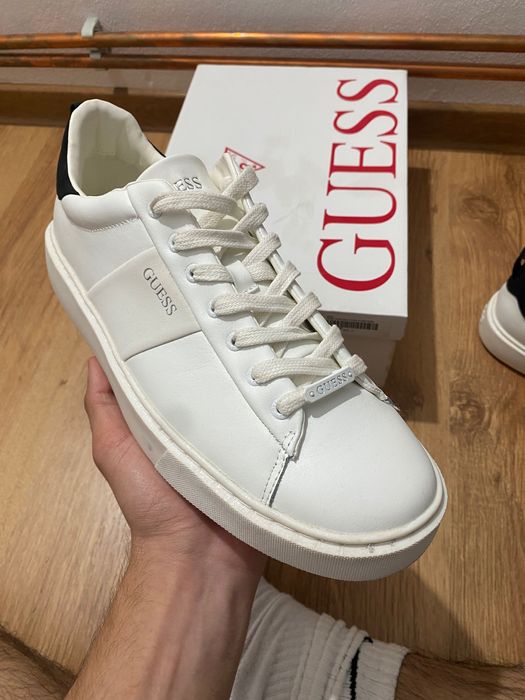 Adidași GUESS NR 44