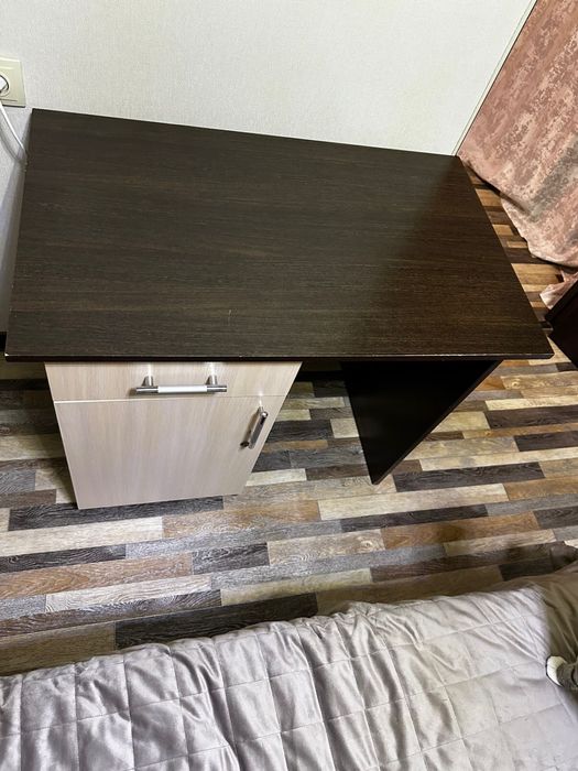 Мебель шкаф,стол,пенал