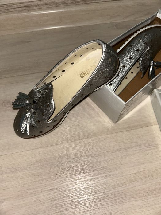 Яркие и стильные босоножки