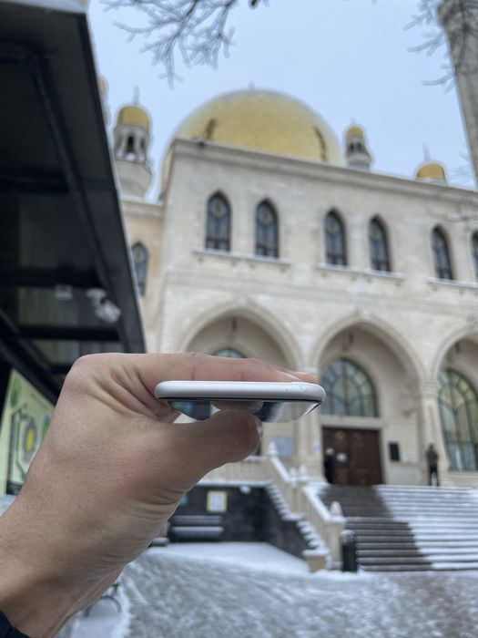 iPhone se 3rd generation (50k) торг будет)