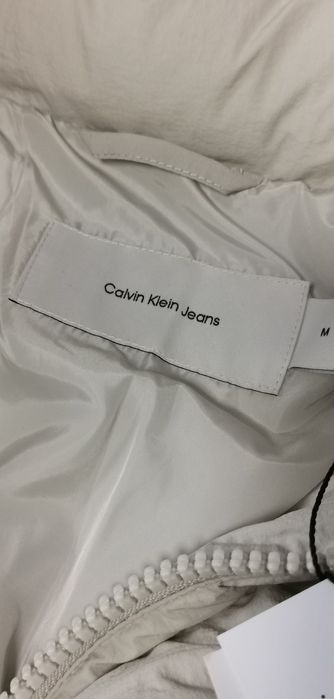 Geaca nouă Calvin klein