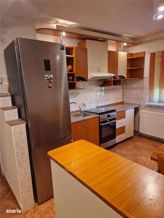 Dambovita 3 camere Decomandat etaj 4