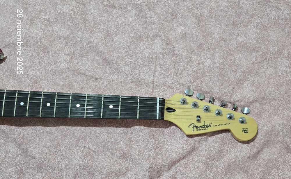 Chitara electrica Fender Standard Stratocaster SSS - Candy Cola