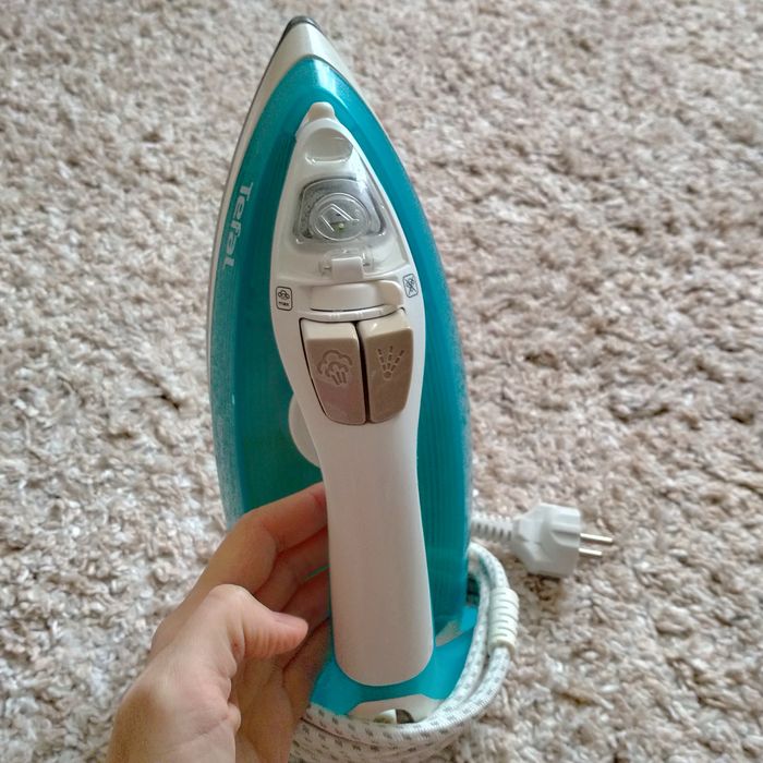 Продам Утюг Tefal