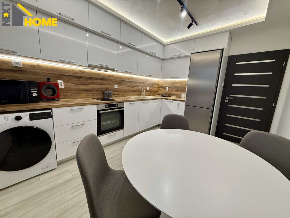 Чисто нов, напълно обзаведен тристаен апартамент с ГАРАЖ!