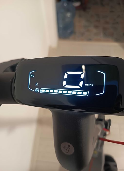 Vând trotineta electrica ninebot e3