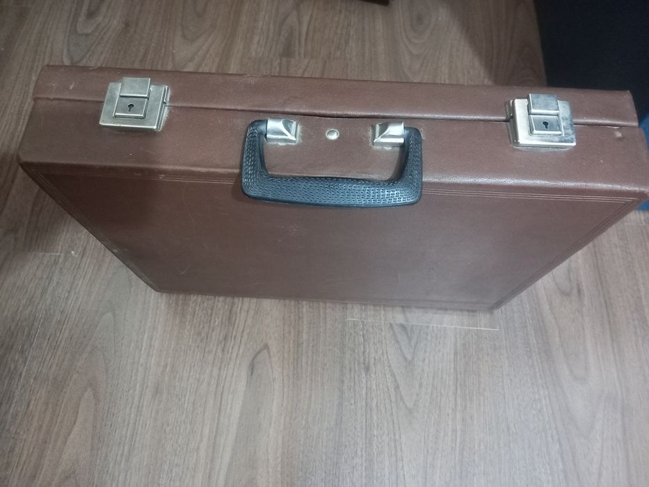 CJAMADON sotiladi ! Holati a'lo, narxi 60.000 so'm. Antikvar