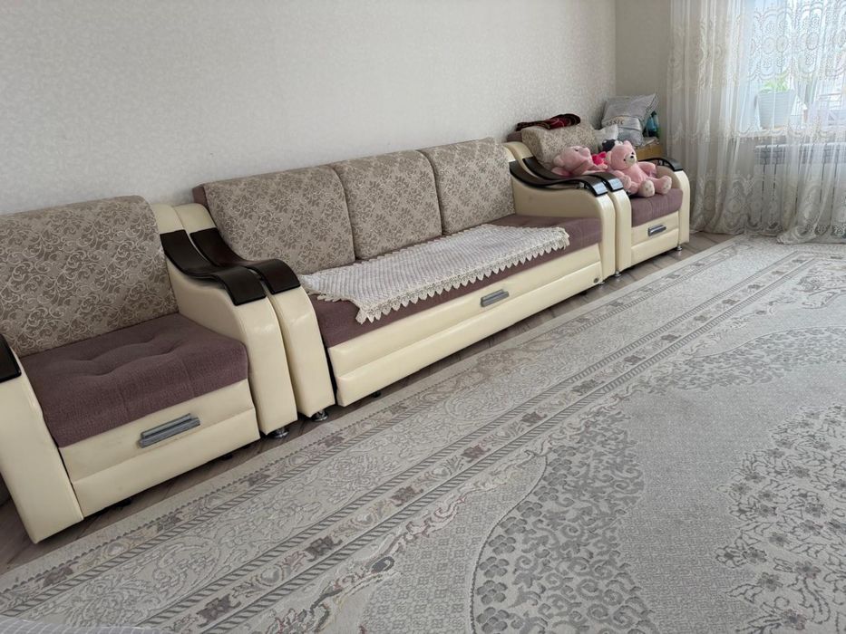 два кресла и диван