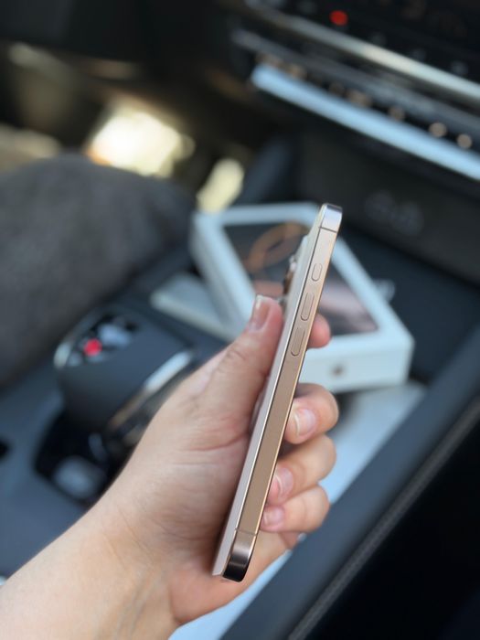Продам Iphone 16 pro