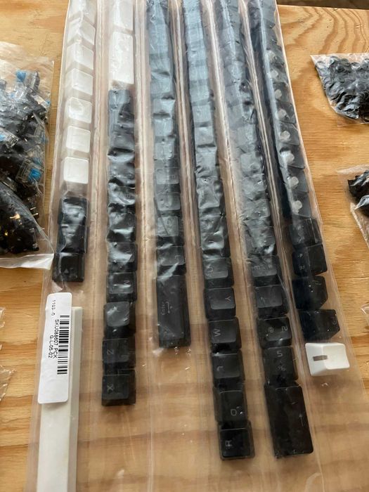 Три механични клавиатури - Leopold FC650MDS, KBP V60MTS-Q, Thermaltake