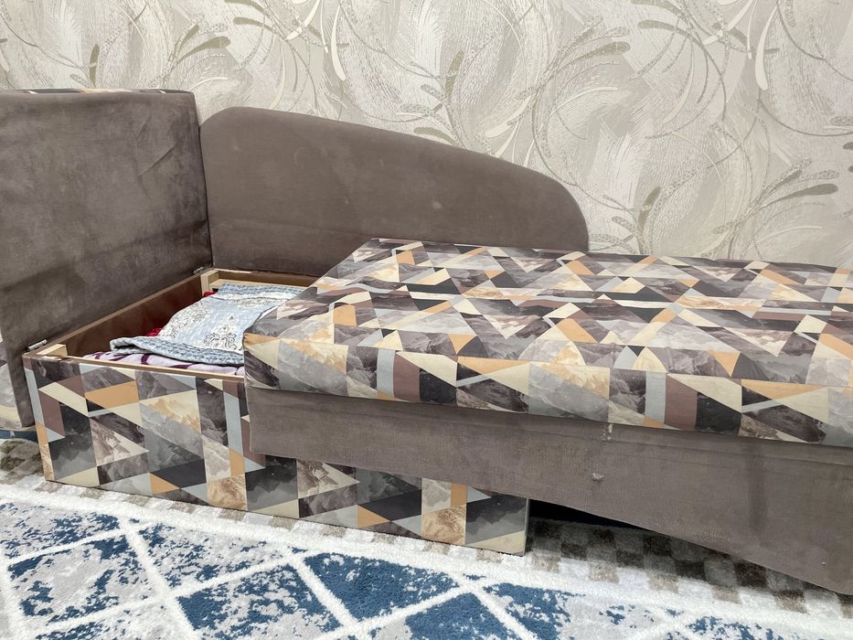 Софа, диван, тахта