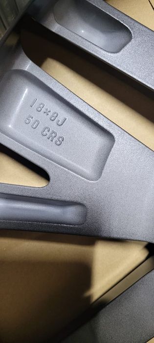 Диск на Camry 80