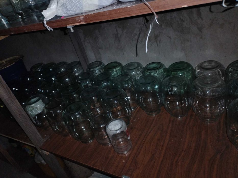Банки Продам разные