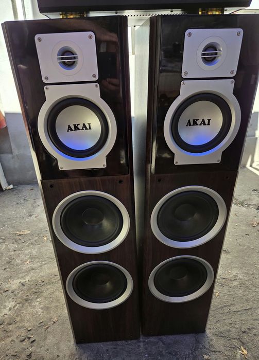 Vand Sistem audio AKAI – 2 Boxe FS002A-305 + Amplificator AS008RA-6100
