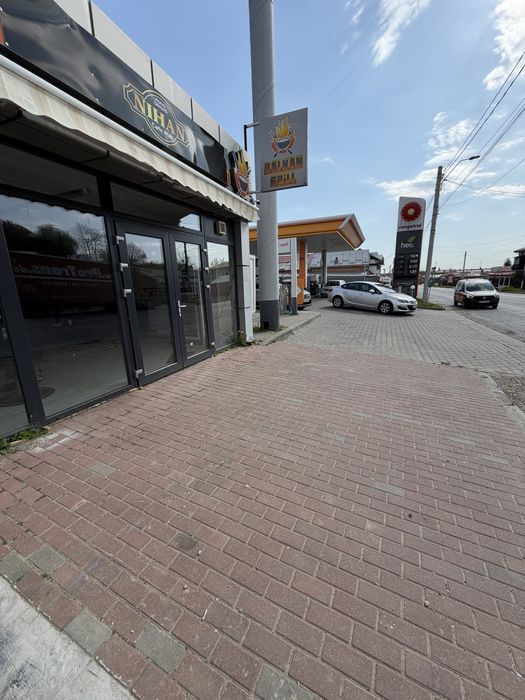 Inchiriez Spatiu Comercial e85 langa Rompetrol Ramnicu Sarat,122mp2,380v