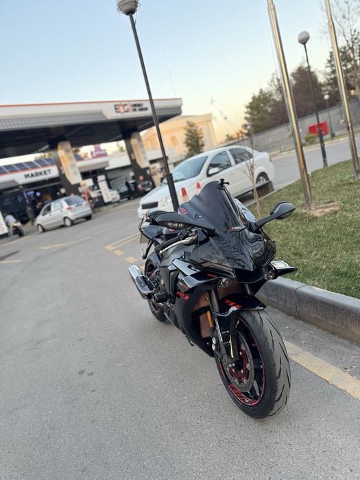 Yamaha R1 официально завезен с канады не китай не корея